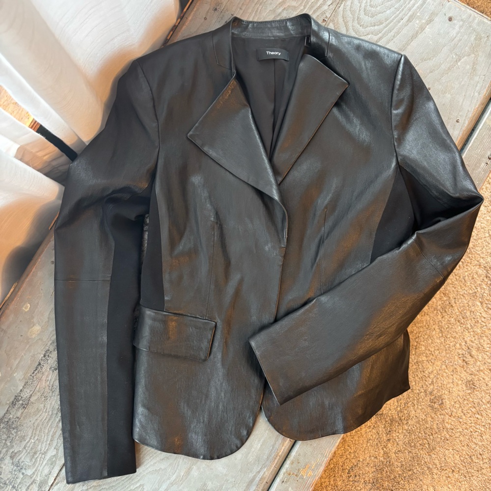 GORGEOUS Theory lamb leather open front blazer | size medium